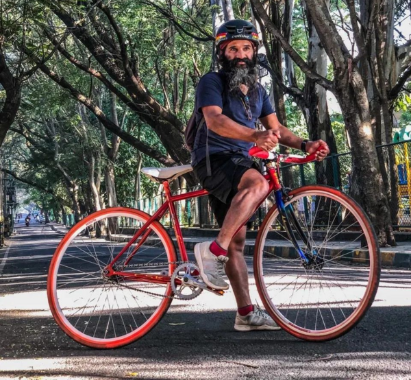 Ποδηλάτης που έκανε 100 χλμ καθημερινά για πάνω από 1.500 ημέρες πέθανε από ανακοπή