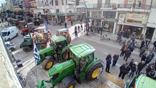 Αγρότες στα Τρίκαλα: Πορεία στο κέντρο με τα τρακτέρ