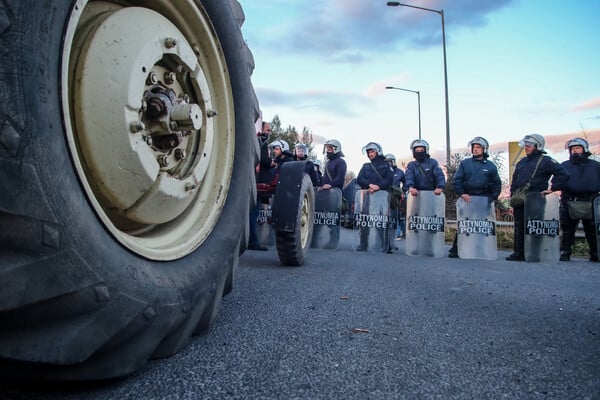 Με ΚΤΕΛ και τρακτέρ την Τρίτη οι αγρότες στην Αθήνα: Πού θα συγκεντρωθούν - Πώς θα κινηθούν