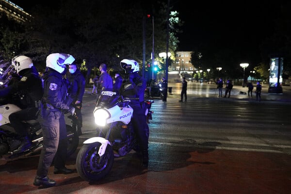 Ύποπτο αντικείμενο κοντά στην πλατεία Συντάγματος