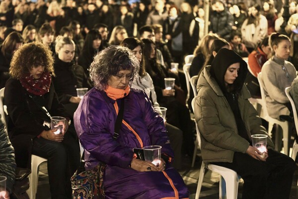 Οι 57 καρέκλες στη μνήμη των θυμάτων των Τεμπών στη Θεσσαλονίκη