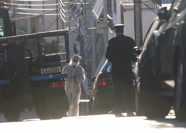 Yποπτη τσάντα εντοπίστηκε στη Στουρνάρη - Ελεγχόμενη έκρηξη από το ΤΕΕΜ