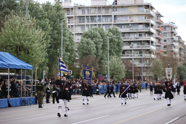 Θεσσαλονίκη: Κορυφώθηκαν οι εκδηλώσεις για την 25η Μαρτίου με την παρέλαση στην παραλιακή