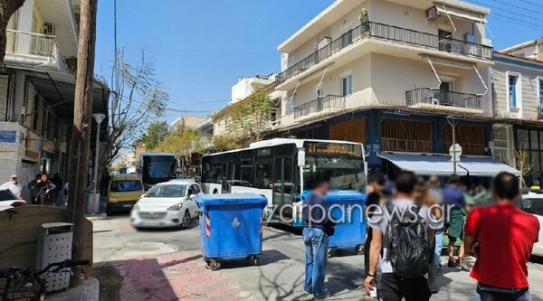 Συμβολική κατάληψη στο δημαρχείο Χανίων για την εκκένωση της κατάληψης Rosa Nera