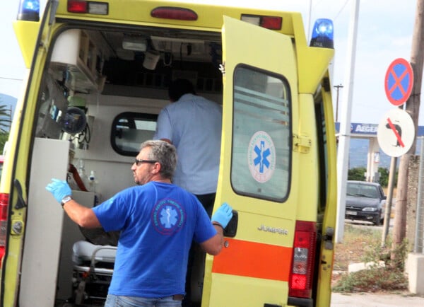 Τροχαίο δυστύχημα στην Καλλιθέα: Μηχανή παρέσυρε γυναίκα – Νεκρή η οδηγός