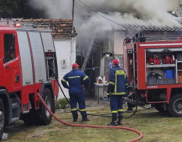 Φωτιά στη φοιτητική εστία στα Γιάννενα – Ασφαλείς οι φοιτητές