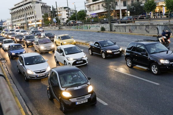 Τέλη κυκλοφορίας: Ξεκινάει η πληρωμή με τον μήνα - Αναλυτικά η διαδικασία