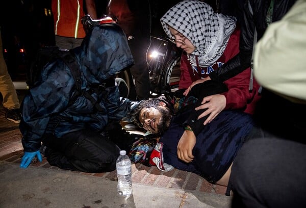 Συγκλονιστικές φωτογραφίες από τις ταραχές στα αμερικανικά πανεπιστήμια υπέρ της Παλαιστίνης