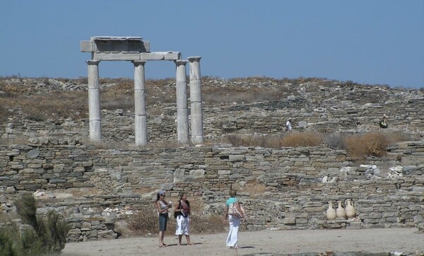 Συνολάκης για κλιματική αλλαγή: Με μικρή άνοδο της θάλασσας, η μισή Δήλος θα βυθιστεί σε 50 χρόνια