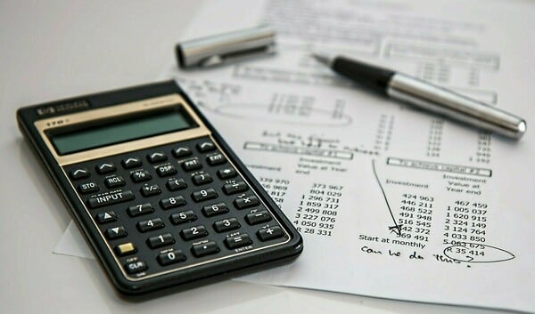 Επιστροφή φόρου και ΦΠΑ: Πώς ελέγχονται επιχειρήσεις και φυσικά πρόσωπα