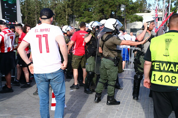 Τελικός Conference League: Στην ΟΠΑΠ Arena έφτασαν οι φίλαθλοι του Ολυμπιακού