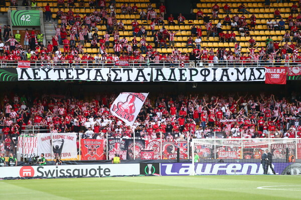 Conference League: Το εναρκτήριο λάκτισμα του μεγάλου τελικού- Εικόνες από την ιστορική βραδιά του Ολυμπιακού