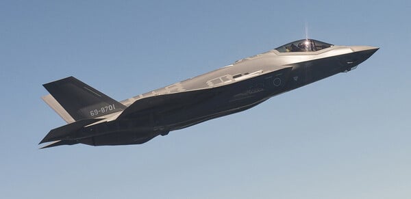 Ιαπωνία: Αναγκαστική προσγείωση για δύο F-35 λόγω «μηχανικού προβλήματος»