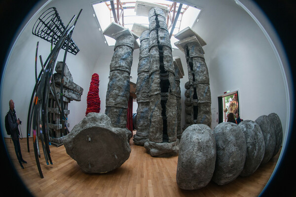 Η εξαιρετική περίπτωση της Phyllida Barlow