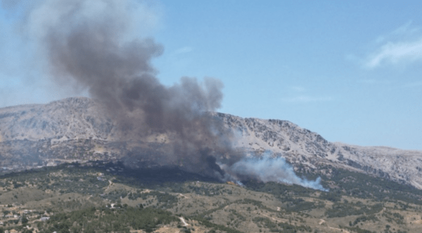 Μεγάλη φωτιά στη Χίο - Μήνυμα του 112 να εκκενωθούν οι Καρυές