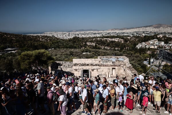 Καύσωνας: Κλείνει και η Ακρόπολη- Η ανακοίνωση του ΥΠΠΟ