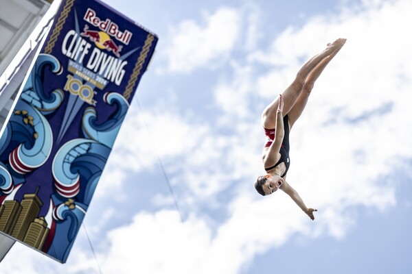 Το Red Bull Cliff Diving World Series κλείνει τα «100»: Μετά τη Λίμνη Βουλιαγμένη έρχεται η σειρά της Βοστώνης