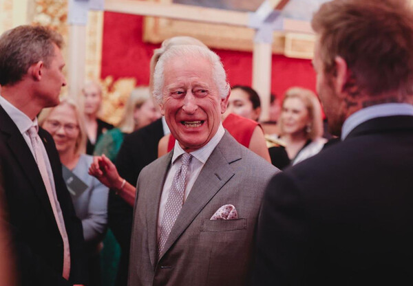 Ο βασιλιάς Κάρολος με διάσημους προσκεκλημένους στα βραβεία «The King's Foundation Awards»