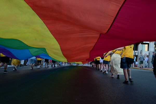 Athens Pride 2024: Σε εξέλιξη η παρέλαση - Το κέντρο γέμισε με χρώματα και αγάπη