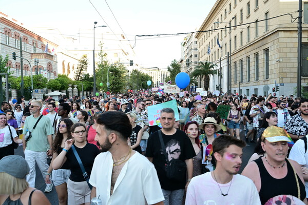 Athens Pride 2024: Σε εξέλιξη η παρέλαση - Το κέντρο γέμισε με χρώματα και αγάπη