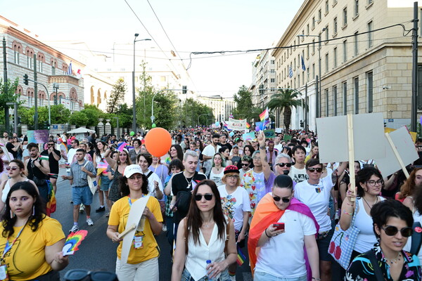 Athens Pride 2024: Σε εξέλιξη η παρέλαση - Το κέντρο γέμισε με χρώματα και αγάπη