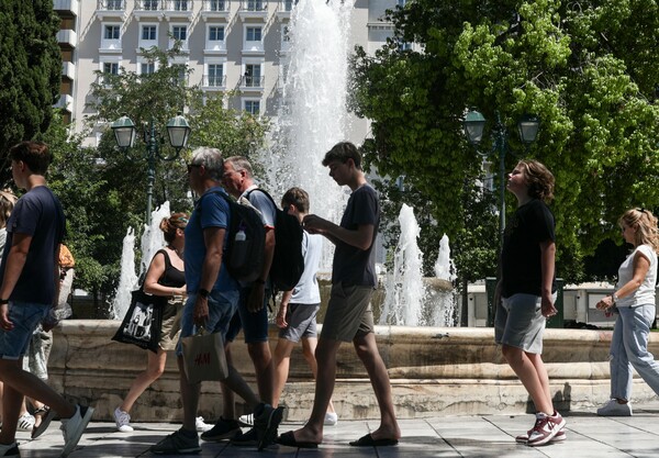 Καιρός: Ανεβαίνει ξανά ο υδράργυρος - Πού αναμένονται μπόρες και καταιγίδες