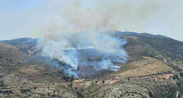 Φωτιά τώρα στο Μαύρο Λιθάρι - Μήνυμα 112 για εκκένωση προς Γλυφάδα