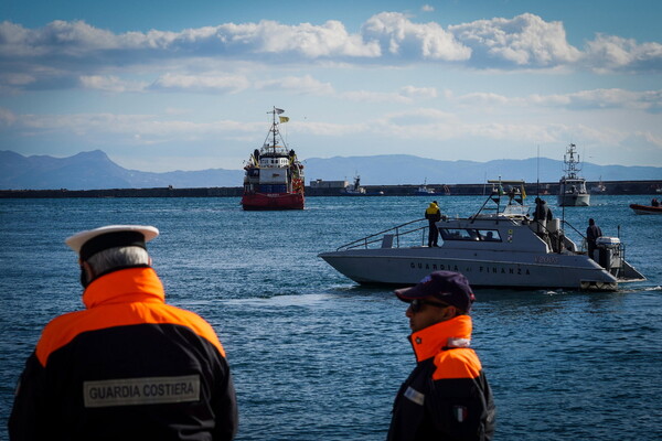 Ιταλία: Ανασύρθηκαν οι σοροί 34 μεταναστών από το Ιόνιο