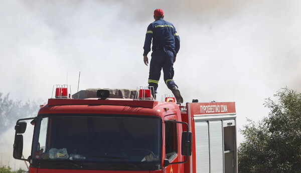 Σε ποιες περιοχές υπάρχει μεγάλος κίνδυνος φωτιάς τη Δευτέρα