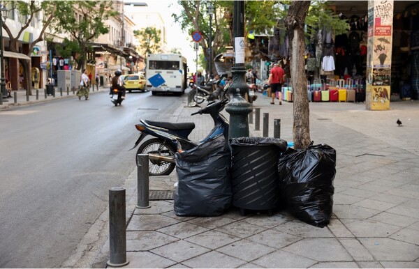 Η όχι τόσο «καθαρή και λαμπερή» Αθήνα του Χάρη Δούκα