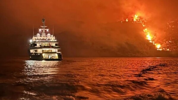 Φωτιά στην Ύδρα: Η διαχειρίστρια εταιρεία του σκάφους δηλώνει εμπιστοσύνη στο πλήρωμα