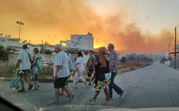 Φωτιές: Εκκενώνονται ξενοδοχεία στην Κω- Δύσκολη η κατάσταση στη Χίο
