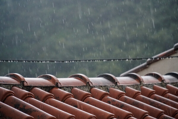 Καιρός: Βροχές στο Ιόνιο - Τοπικές καταιγίδες σε Ήπειρο, Μακεδονία, Θεσσαλία