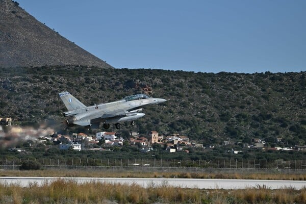 Πολεμική Αεροπορία: Παραδόθηκε το 20ό F-16 που αναβαθμίστηκε σε «Viper»
