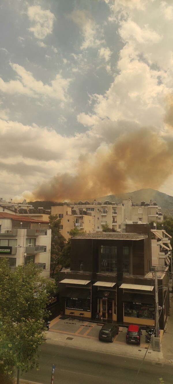 Φωτιά στα Γλυκά Νερά: Μήνυμα από το 112 - Δείτε φωτογραφίες