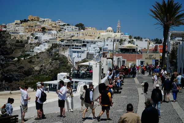 Σαντορίνη: Με όριο τους 8.000 την ημέρα οι επισκέπτες κρουαζιέρας