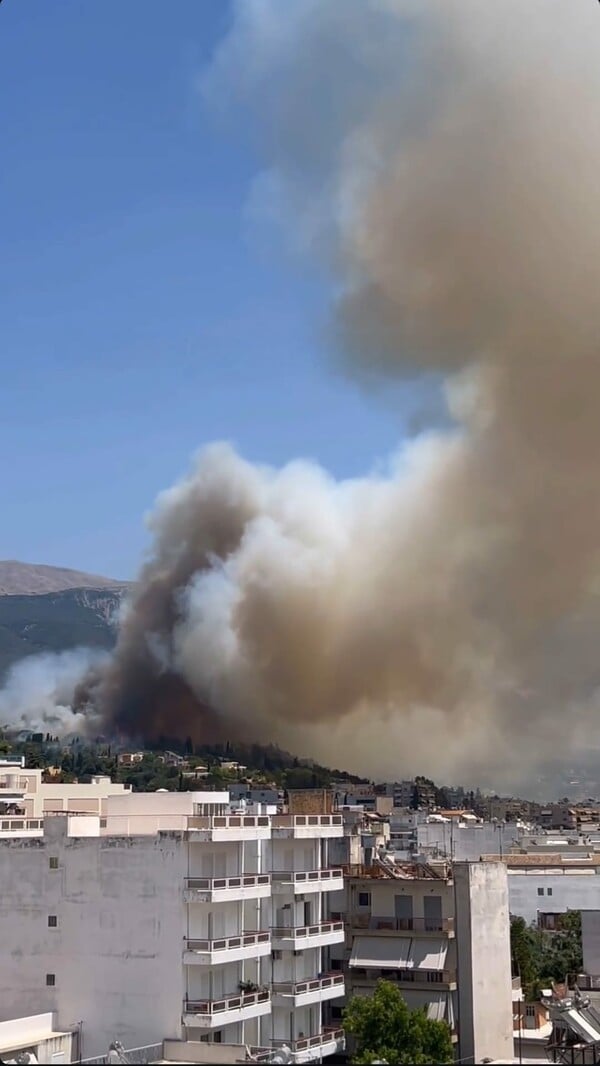 Φωτιά τώρα στην Πάτρα - 112 για εκκένωση στην περιοχή του Γηροκομείου