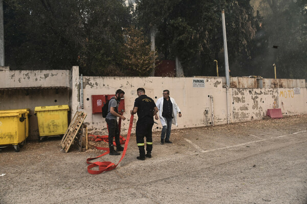 Τελευταία στιγμή σώθηκε το Καραμανδάνειο από τη φωτιά στην Πάτρα