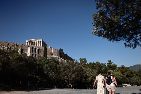 Το «καλοκαίρι των αρκούδων» και οι «φωλιές του καύσωνα»: Ο μετεωρολόγος Ζιακόπουλος εξηγεί γιατί η Ελλάδα έγινε καμίνι