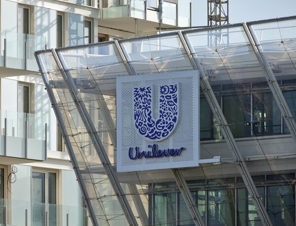 Η Unilever δρομολογεί 3.200 απολύσεις στην Ευρώπη μέχρι τέλος του 2025