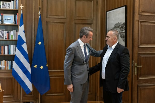 Στο Μέγαρο Μαξίμου ο Μπελέρης πριν αναχωρήσει για Στρασβούργο - Ο διάλογος με Μητσοτάκη