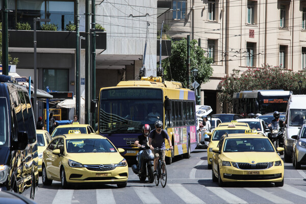  Κίνηση στους δρόμους: Προβλήματα σε Κηφισό και κεντρικές λεωφόρους της Αθήνας