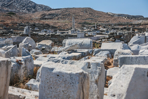 Στη Δήλο για τα εγκαίνια του ανακαίνισμένου μουσείου και στη Μύκονο