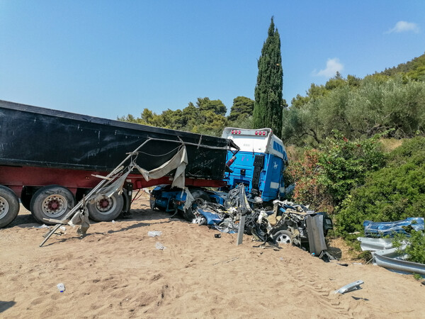 Πολύνεκρο τροχαίο στη Μεσσηνία: Συνελήφθη ο οδηγός της νταλίκας - Σε κρίσιμη κατάσταση ο 19χρονος