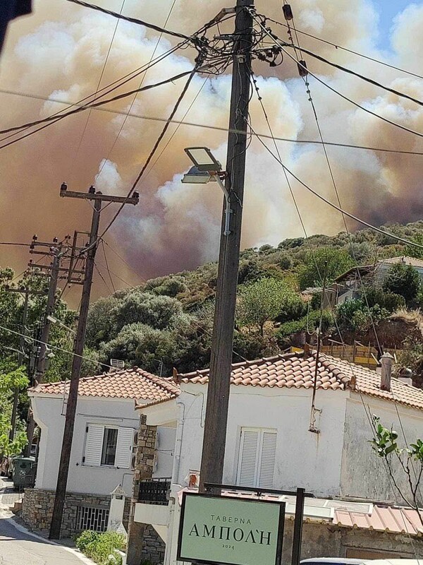 Φωτιά στην Εύβοια: Βίντεο και φωτογραφίες από το ανεξέλεγκτο μέτωπο - Ποιοι δρόμοι είναι κλειστοί