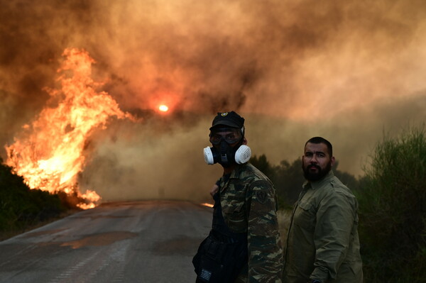 Φωτιά στην Εύβοια: Βελτιωμένη η εικόνα - Πάνω από 200 πυροσβέστες στη μάχη