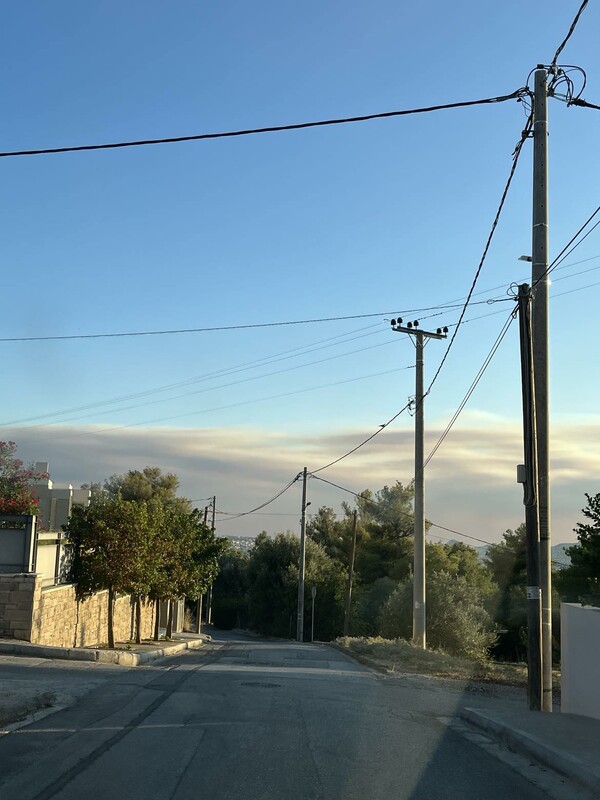 Φωτιά στην Εύβοια: Οι καπνοί έφτασαν στην Αττική