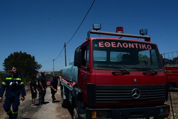 Φωτιά τώρα στο Μαρκόπουλο - Σηκώθηκαν εναέρια μέσα