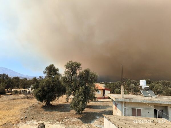 Φωτιά στο Ρέθυμνο: Νέο 112 για εκκένωση - Ανεξέλεγκτο το μέτωπο