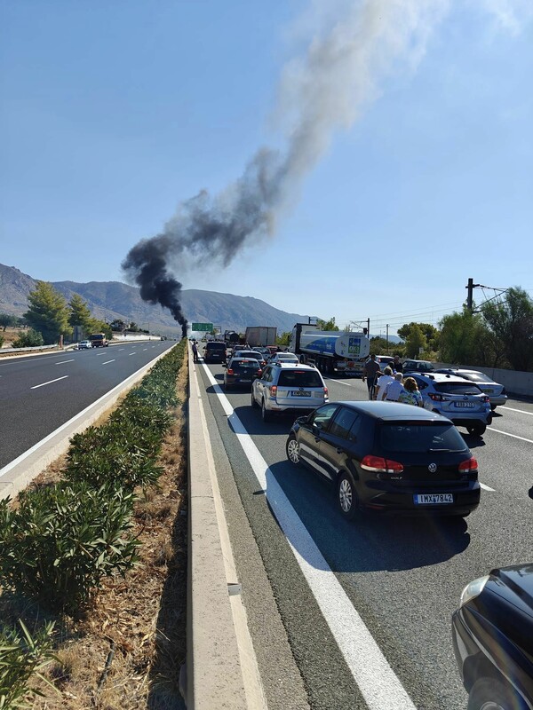 Κλειστή η εθνική οδός Αθηνών - Κορίνθου στην Κινέτα από ανατροπή βυτιοφόρου